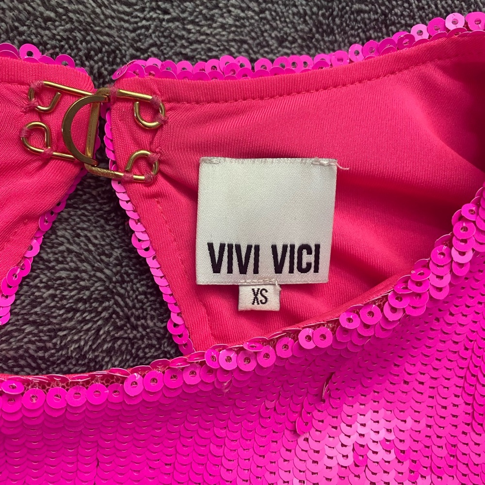 🔥 Vivi Vici Fuchsia Sequin Long Sleeve Mini Dress - Size XS - Keyhole Back - Picture 8 of 12